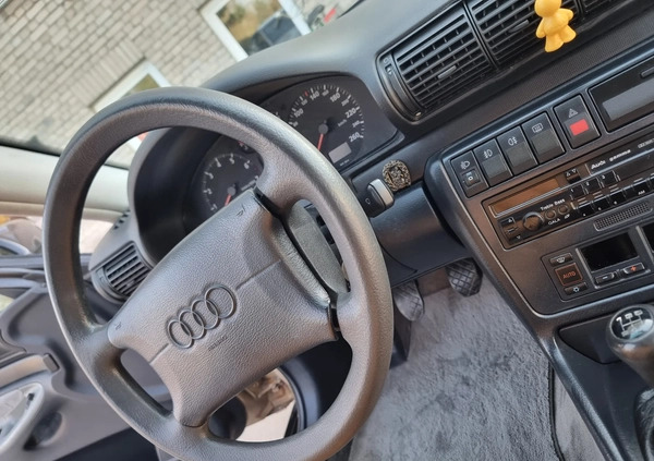 Audi A4 cena 4900 przebieg: 295000, rok produkcji 1995 z Pruszków małe 254